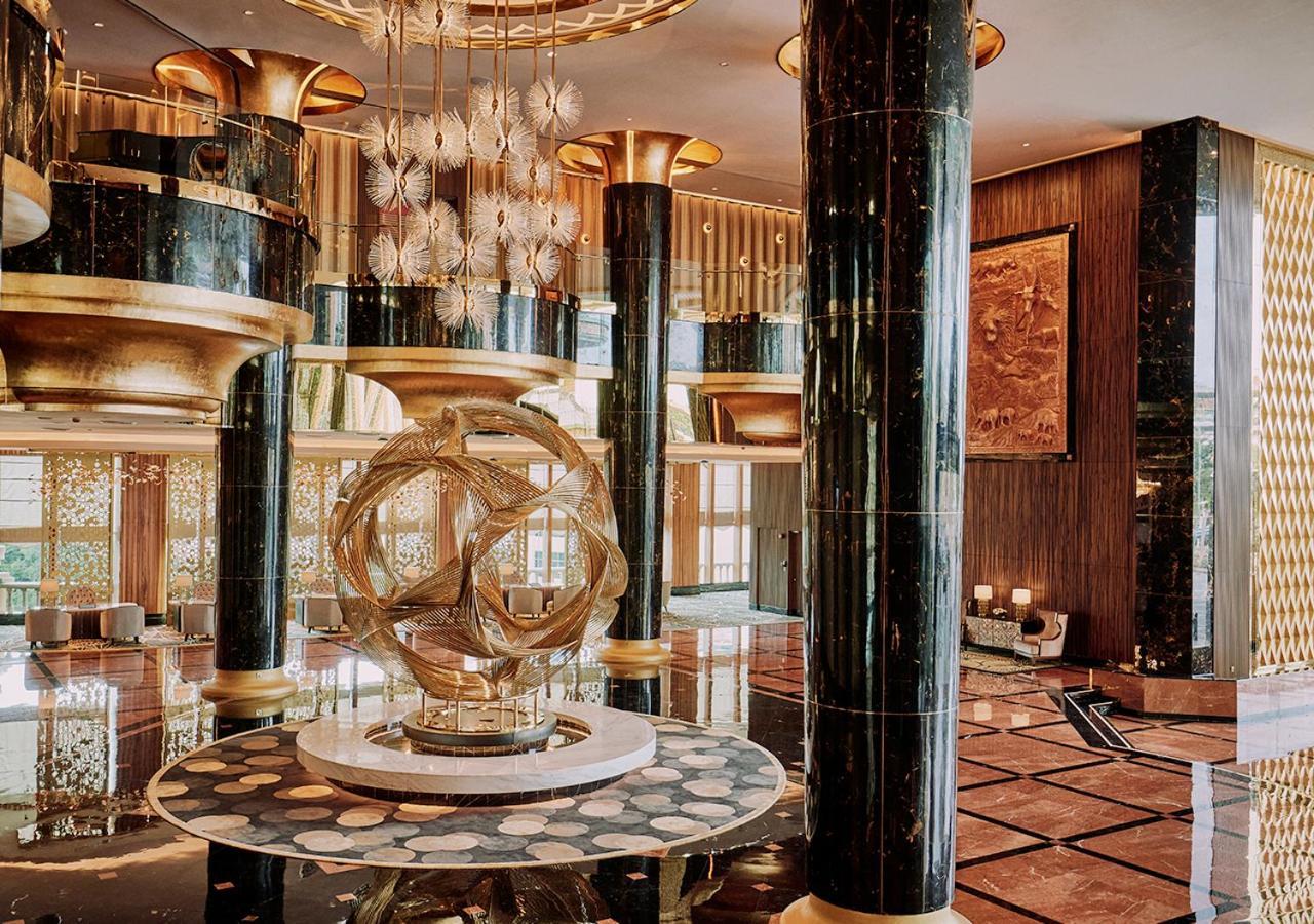 Sunway Resort Hotel Petaling Jaya Exterior foto The lobby of the Ritz-Carlton, Dubai