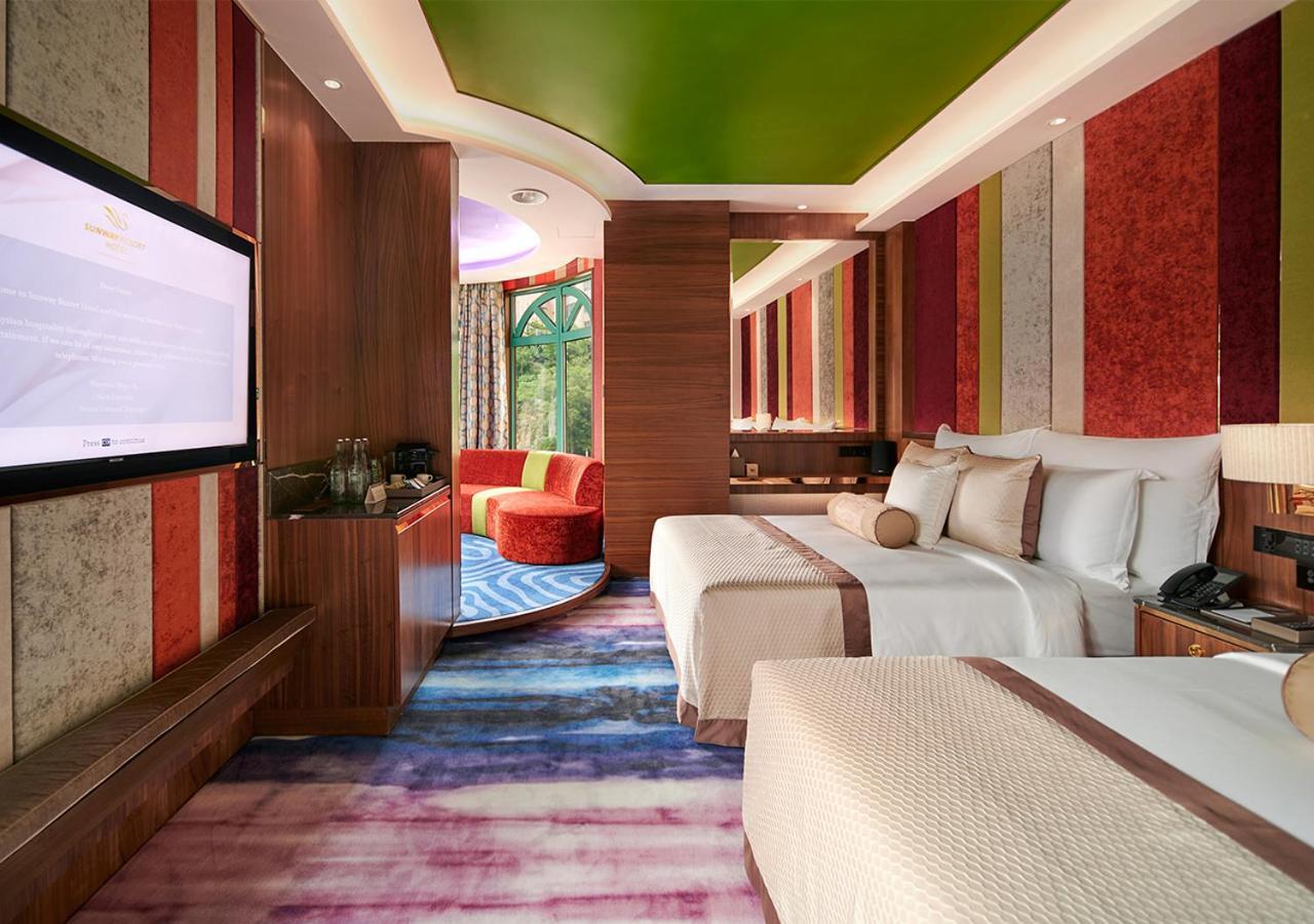 Sunway Resort Hotel Petaling Jaya Exterior foto A room at W Hong Kong